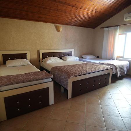 Alen Bar Hotel Tirana Bagian luar foto