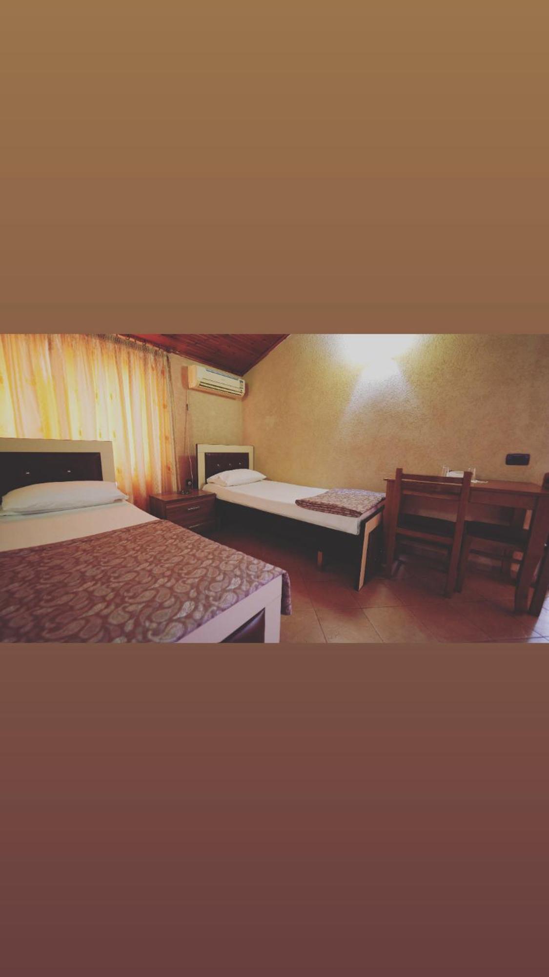 Alen Bar Hotel Tirana Bagian luar foto