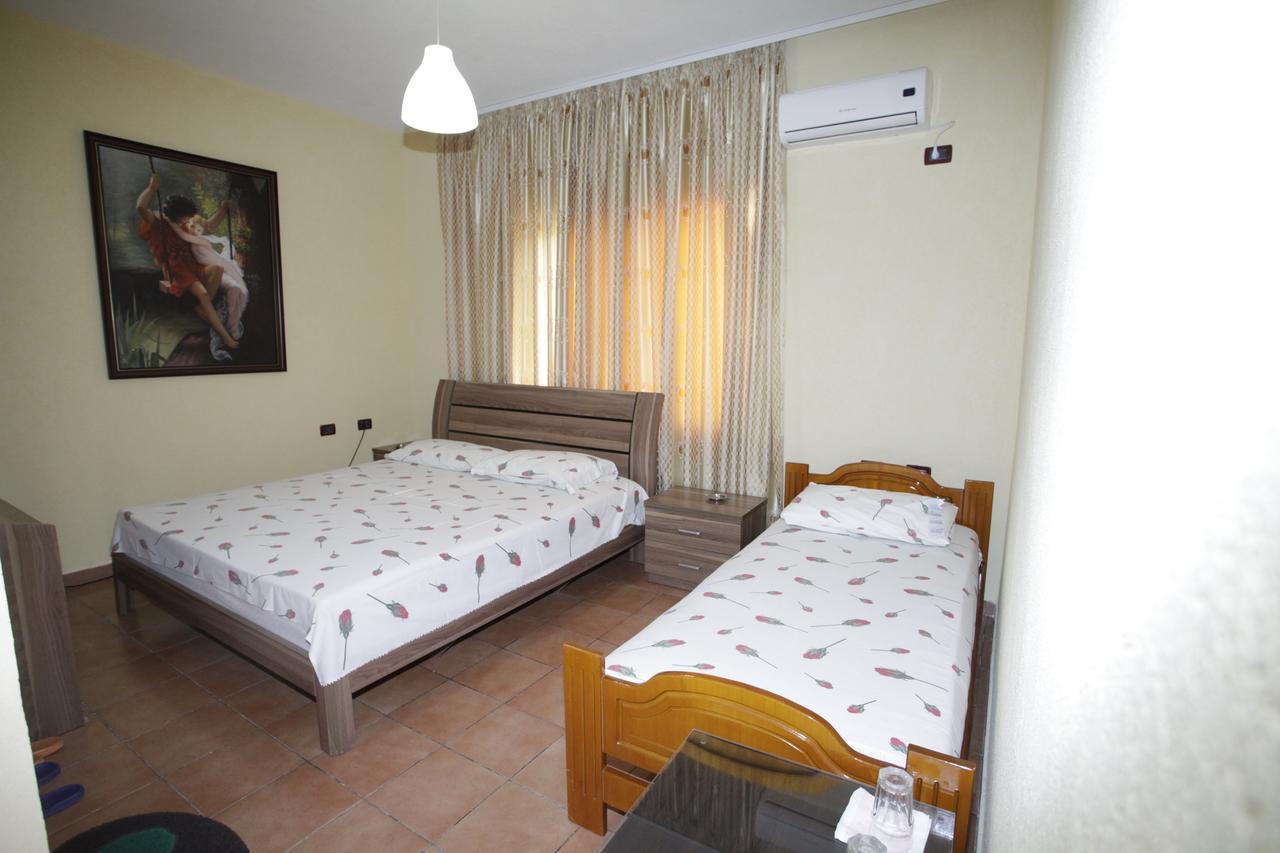 Alen Bar Hotel Tirana Bagian luar foto